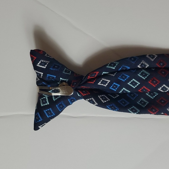 George red, white and blue patterned clip on tie - Picture 3 of 4